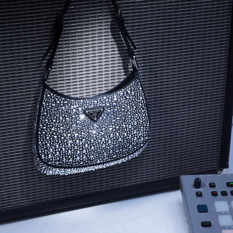 情侣送礼物不应该送什么,情侣之间送礼物不对等