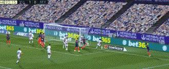 门将也疯狂！塞维利亚门将补时打进绝平球，开创球队西甲百年记录