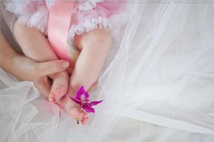 90后小夫妻结婚证走红网络,小夫妻结婚证走红网络