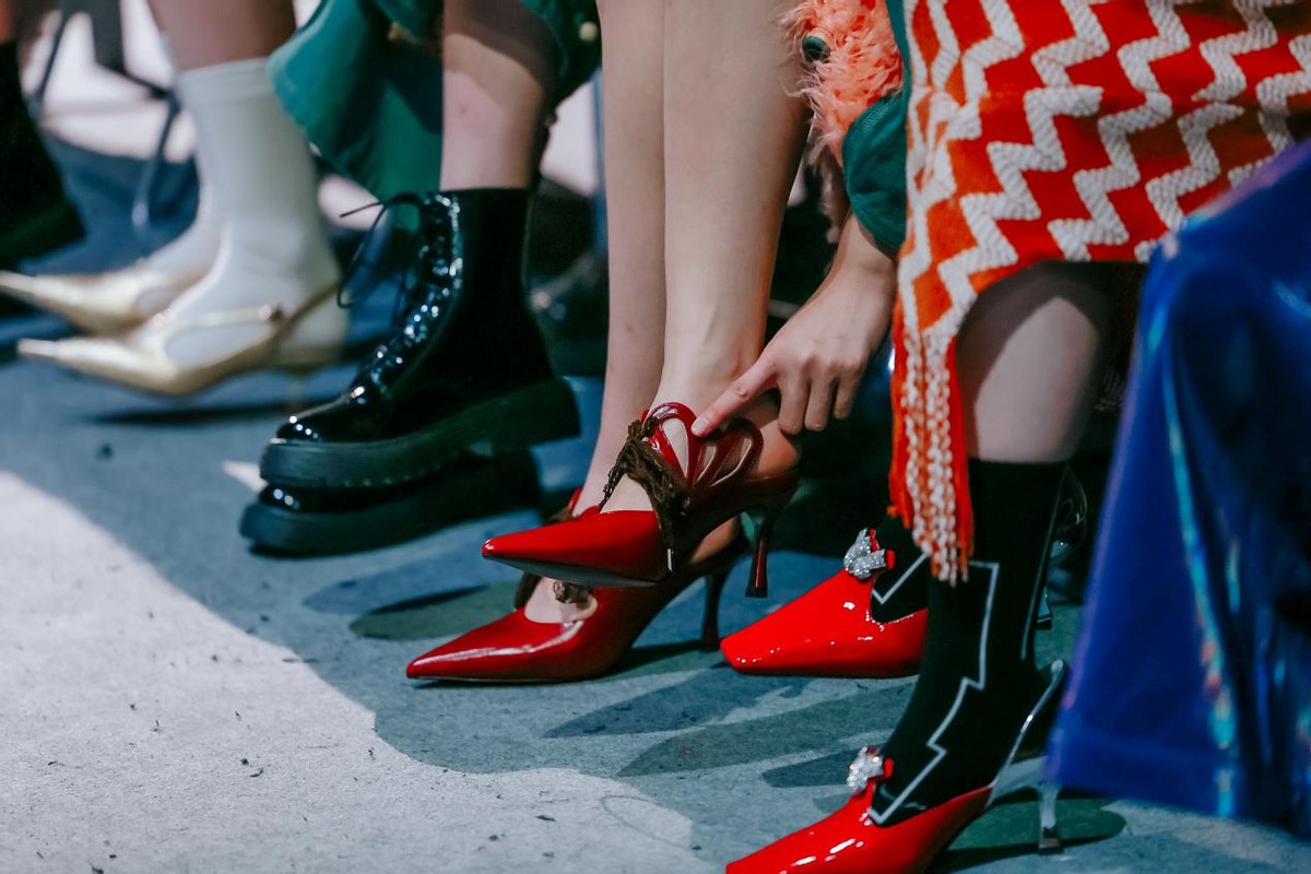 LUOOIFSTUDIO独立设计师品牌2021秋冬新作登陆上海时装周