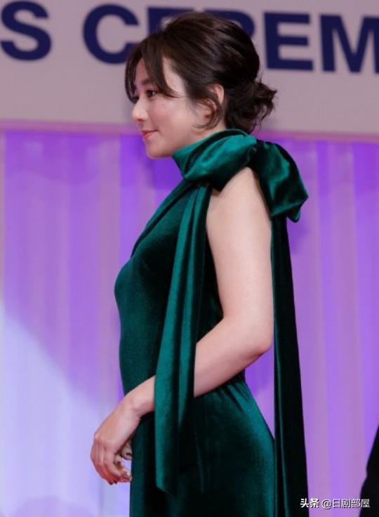 日本女性艺人照片大全新垣结衣,日本女星新垣结衣颜值下降