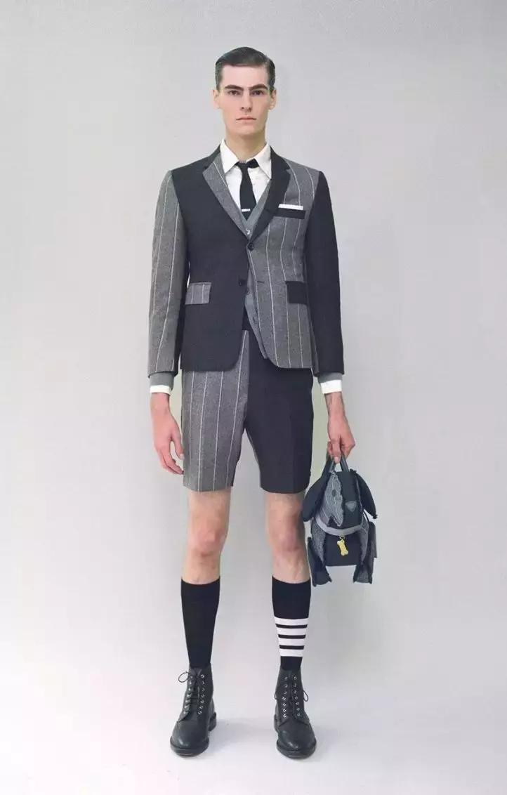 今年秋天别再露脚踝了流行中筒袜,还在露脚踝露袜子高级又时髦