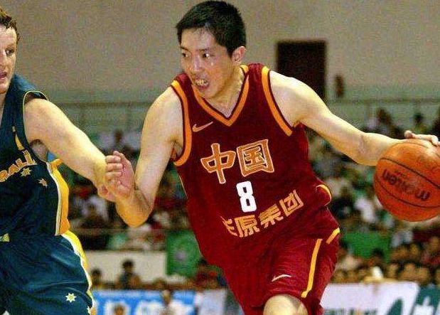 周琦年龄是96还是93,周琦6中6