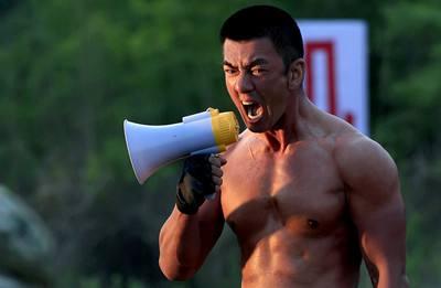 6位硬汉肌肉男明星,不温不火的肌肉男明星