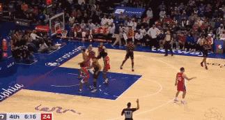 范弗里特晃倒富尔茨,范弗里特vs凯尔特人