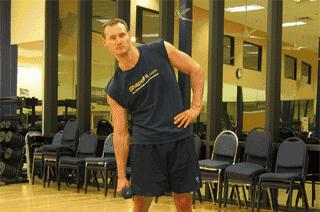 站姿哑铃练背肌最好的8个动作,练习哑铃的正确姿势家常做法