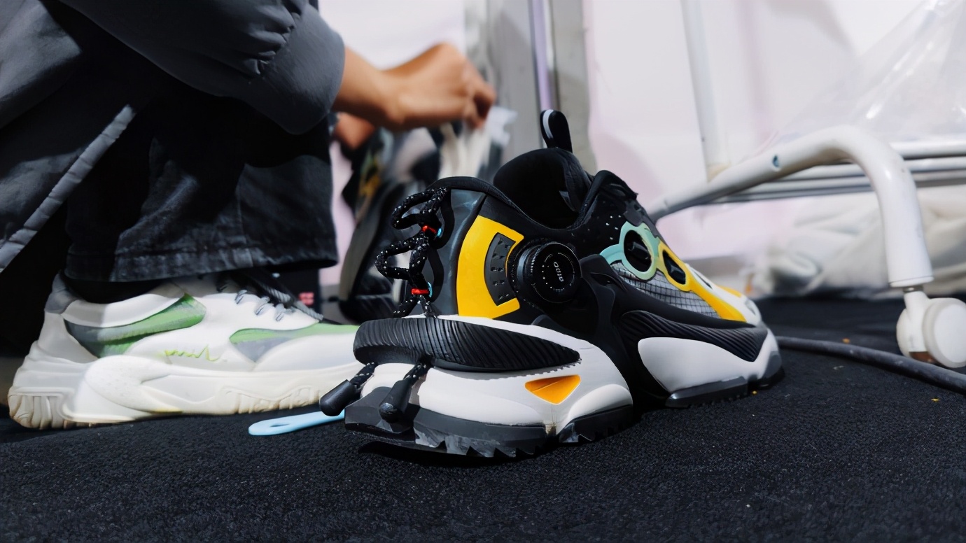 李宁时装周悟道鞋,李宁2018款悟道