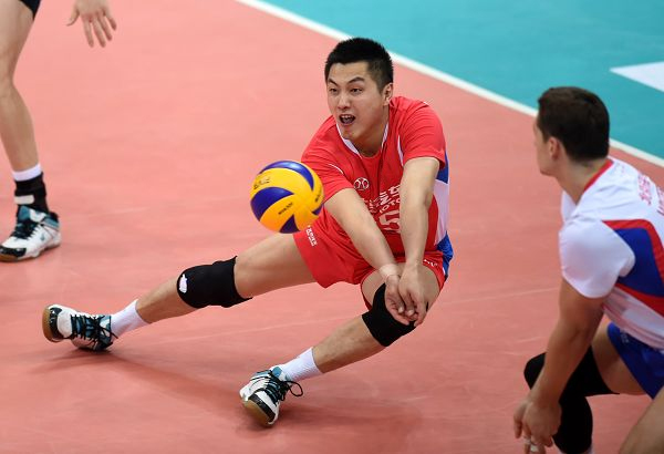 生于“足球城”大连的男排世界级自由人，运动生涯从守门员开始