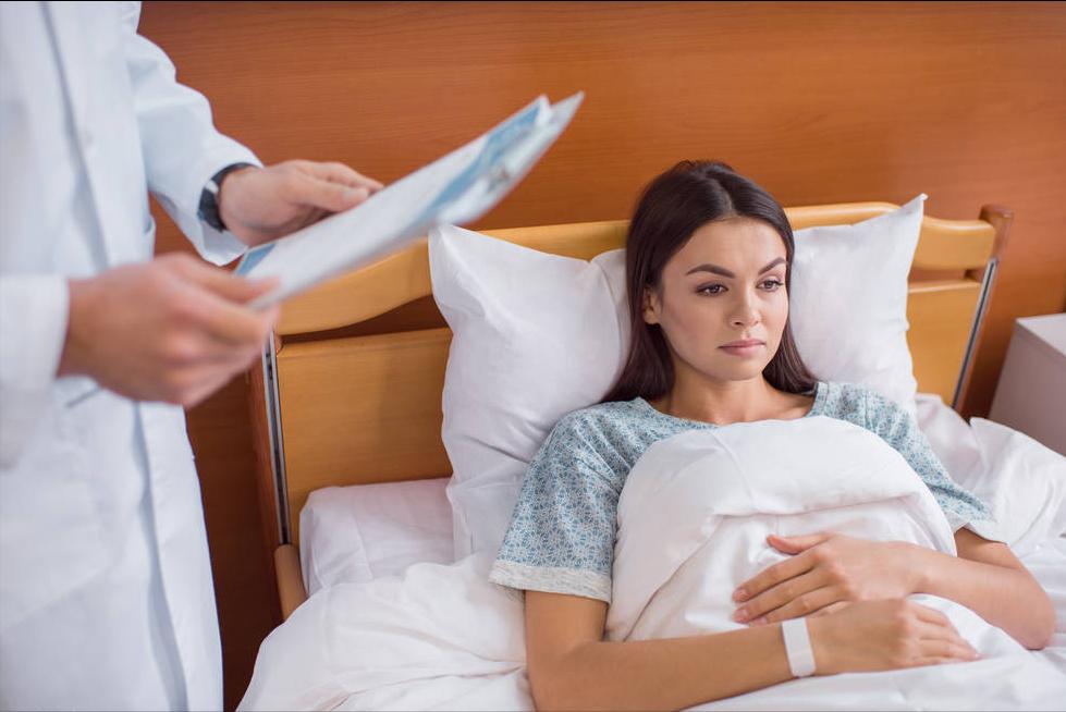 看尿判断尿蛋白,判定肾病测尿肌酐还是血肌酐