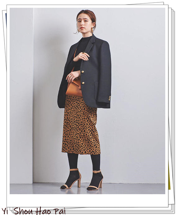 豹纹裙半身裙搭配春天,豹纹半身裙怎么搭配上衣