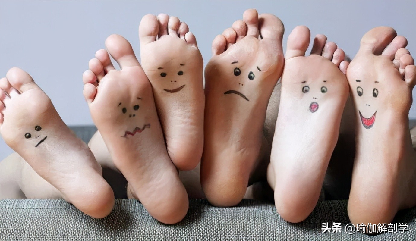 练瑜伽开脚背怎么练,练瑜伽开髋有什么好处