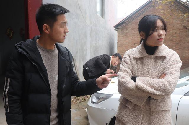 女儿太漂亮妈妈嫉妒,女儿太漂亮遭母亲嫉妒