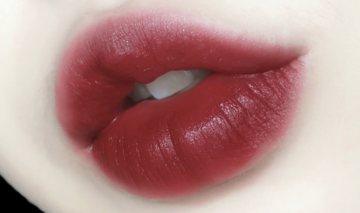 贫民窟口红唇釉,贫民窟女孩unny酒心口红