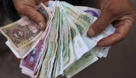 家里的钱莫名其妙丢失,如果发现孩子偷拿了家里钱怎么办