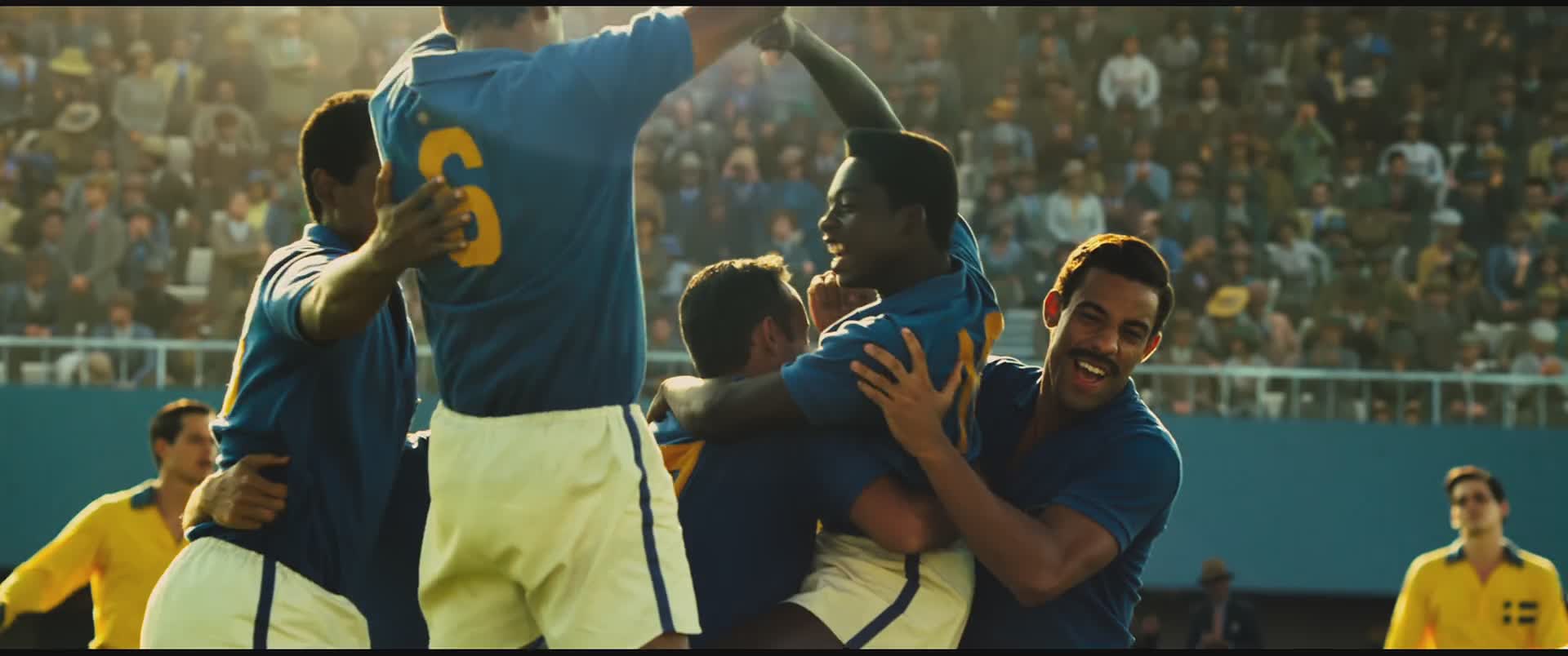 从贫民窟逆袭足球队,从贫民窟到足坛璀璨的巨星