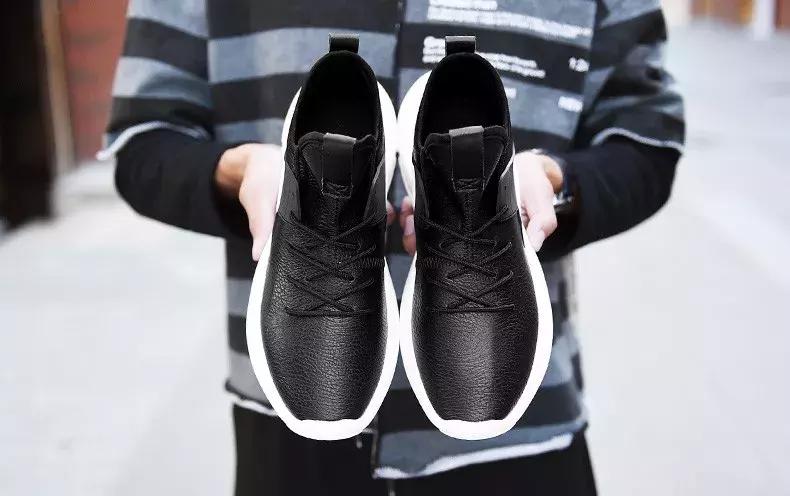 比较轻而且回弹和减震都不错的鞋,又软又帅又减震的鞋子推荐