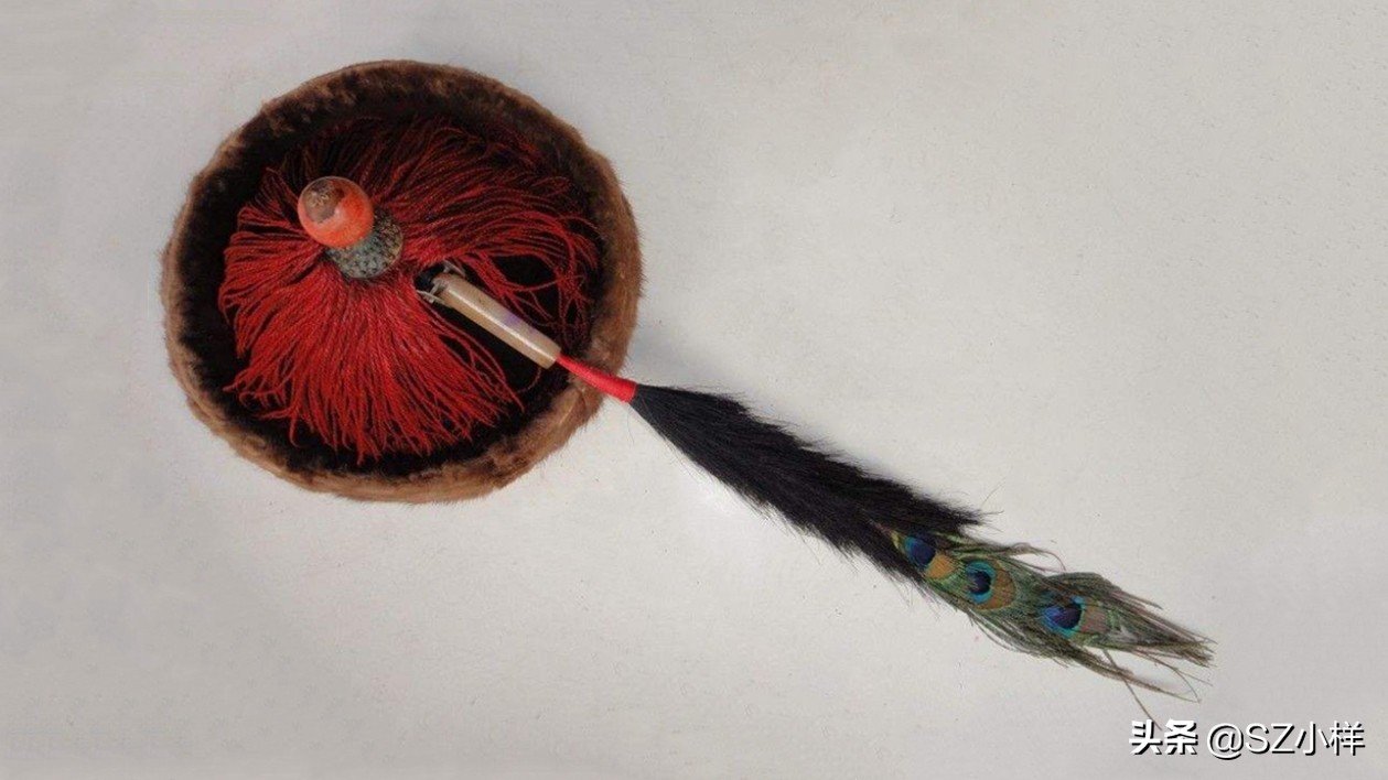 轻盈飘逸的羽毛，承载厚重的文化，演绎珠宝界永不落幕的时尚经典