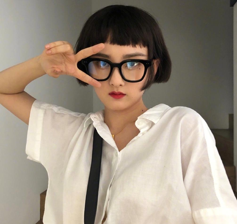 宋祖儿双辫编发,陪你逐风飞翔宋祖儿同款编发