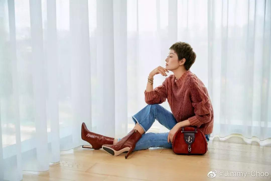 穿中筒靴明星们都爱穿,明星都爱穿的鞋子