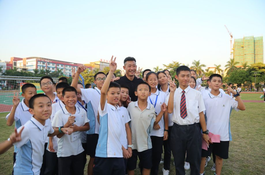 足球明星进校园,足球教练进校园