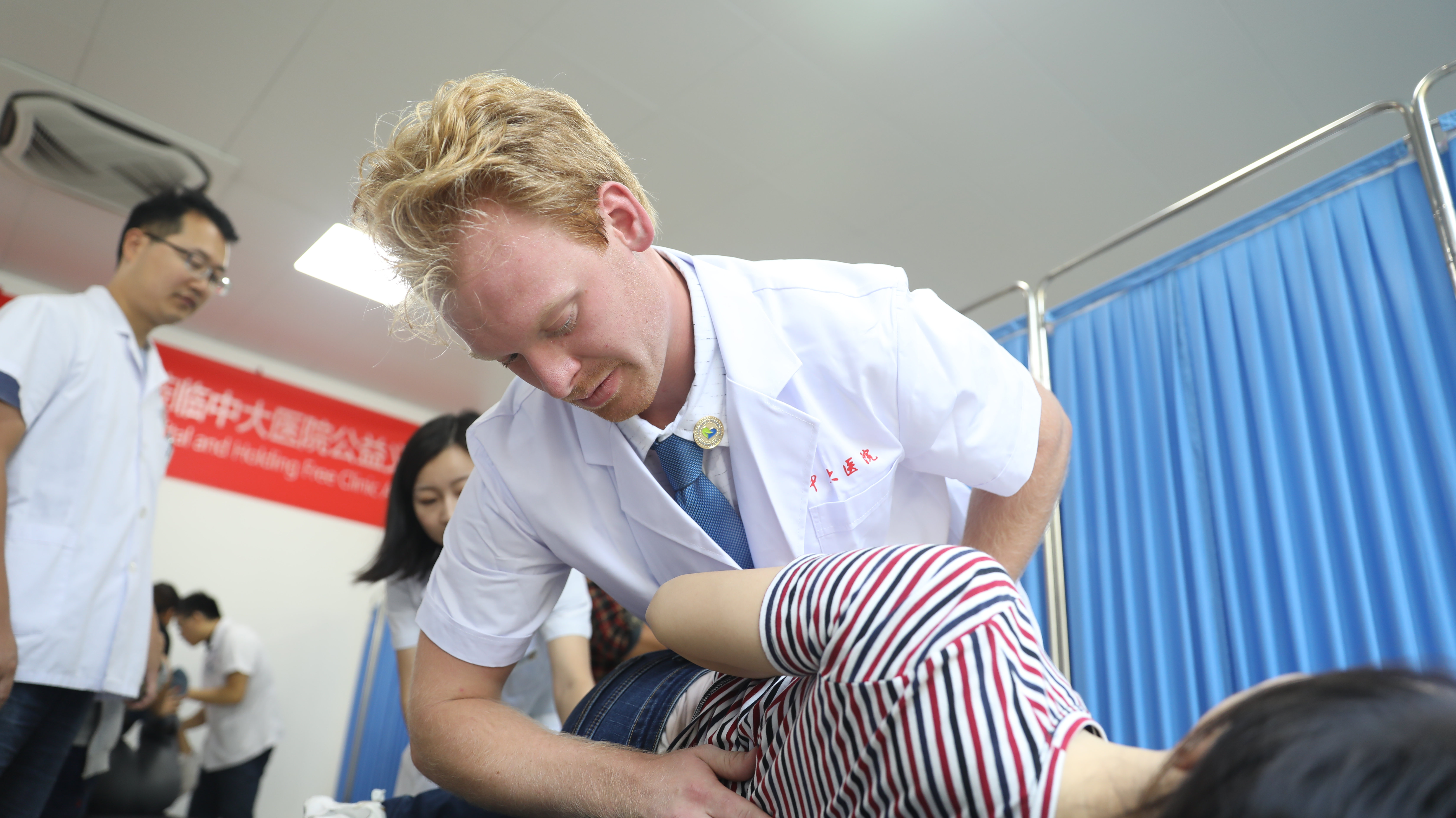 脊柱矫正器治疗腰痛,腰痛矫正手法