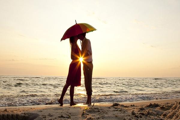 当你的男朋友生气了该怎么哄,如果你男朋友生气了怎么撩他