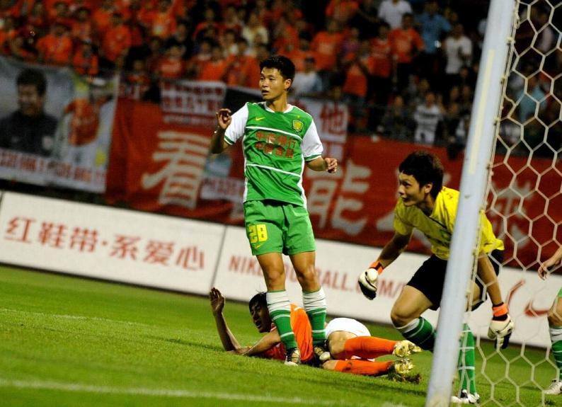 前国脚踢假球,国安球员被踢