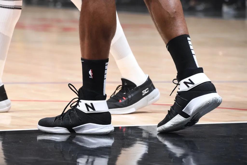 2014年总决赛伦纳德上脚的球鞋,nba伦纳德上脚