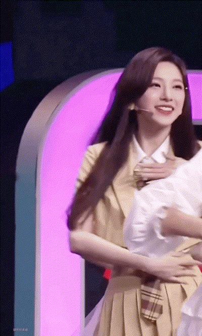 鏂版檵绗竴缇庝汉璧扮孩缃戠粶,琚ぎ瑙嗙偣鍚嶇殑缃戠孩濂充富鎾帇鍐板啺