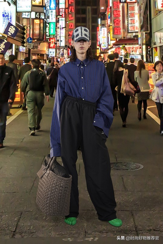 balenciaga2023早春包,balenciaga黑色斜挎包