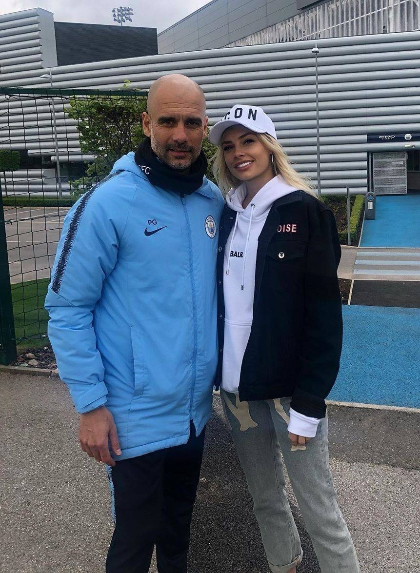 曼城津琴科和他女朋友怎么相遇的,津琴科曼城时期