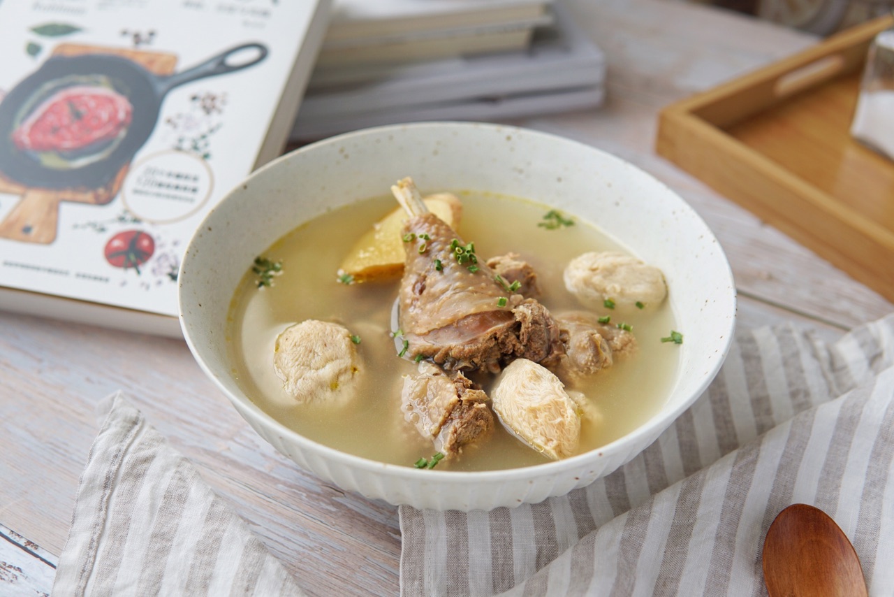 猴头菇鲍鱼鸡汤健脾养胃滋阴养血,干猴头菇煲鸡汤的做法