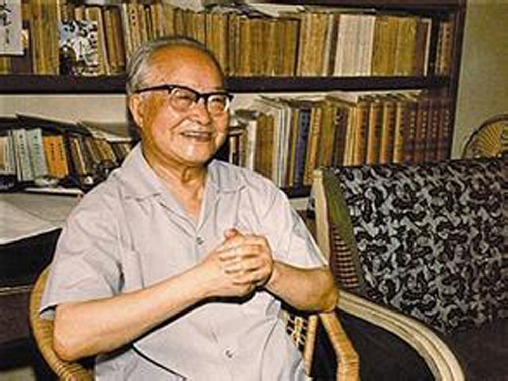 沈从文的后半生：经历过自杀、绝望、被下放，最后写出了*物文**巨著