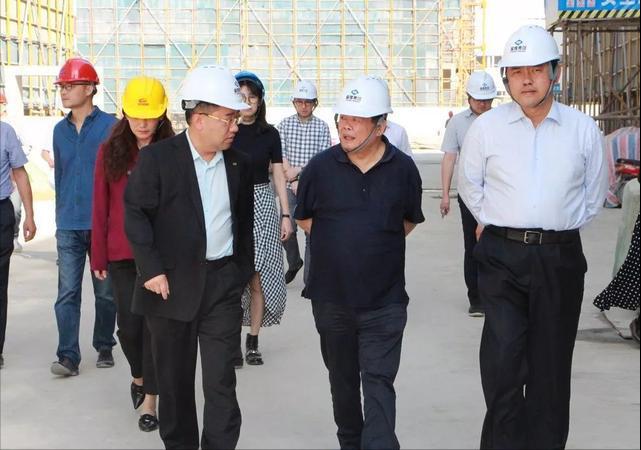 年薪12万被曹德旺免职的总经理,曹德旺开除年薪80万高管