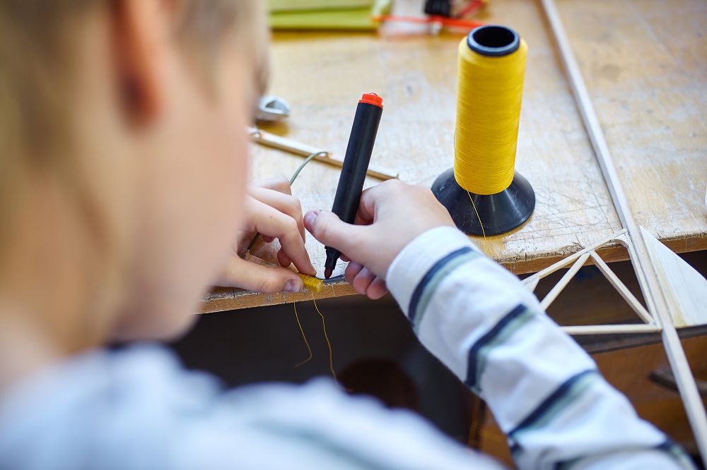 502弄到眼睛里会失明吗,502胶水不慎溅到眼睛里会瞎吗