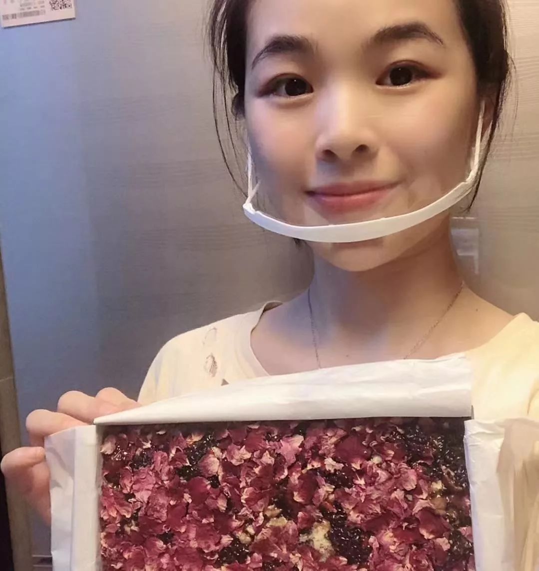 全职妈妈做什么主业和副业，能如何做到赚钱带娃两不误？