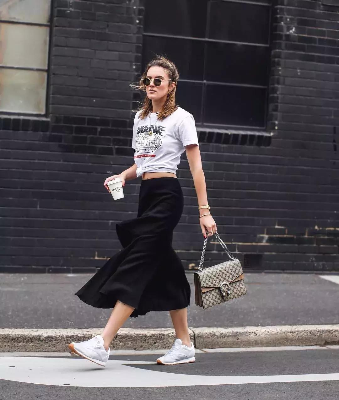 t恤穿久了偶尔也要换个风格,t恤穿好几年不旧的洗法