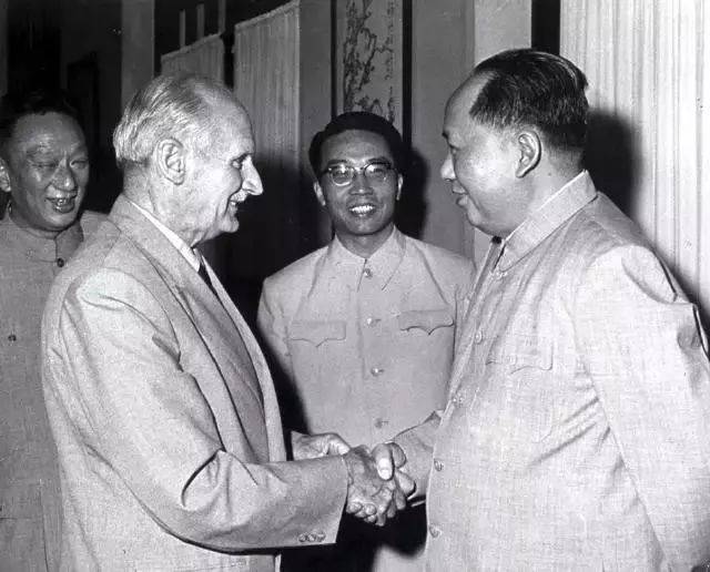 蒙哥马利进攻公共厕所,蒙哥马利看志愿军