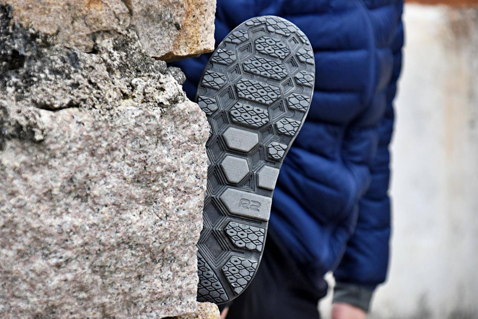 r2无极跑步鞋官方旗舰店,休闲鞋夏季2024慢跑鞋全新设计