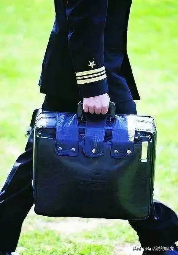 美国总统随身携带的箱子,各国元首保镖手提箱