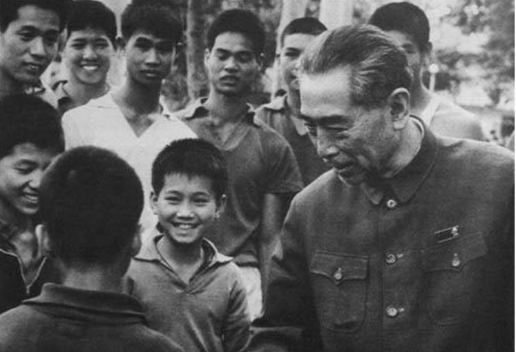 伟人足球情结：毛*东泽**踢门将，陈毅踢中锋，贺龙打造亚洲足球劲旅