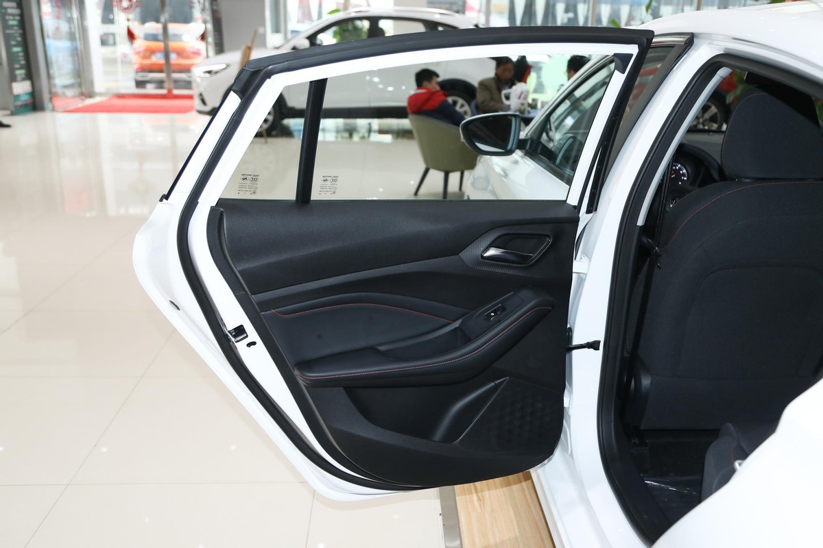 鍚嶇埖浜斿悗鎺掗煶鍝嶆病澹伴煶,鍚嶇埖5鍚庢帓鍠囧彮涓嶅搷