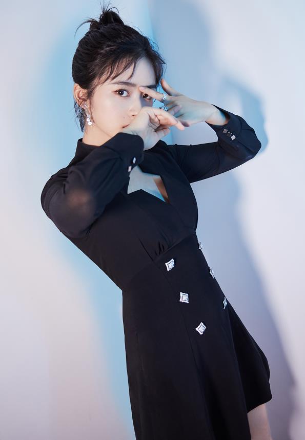 沈月和陈都灵同框,陈都灵沈月同框穿搭