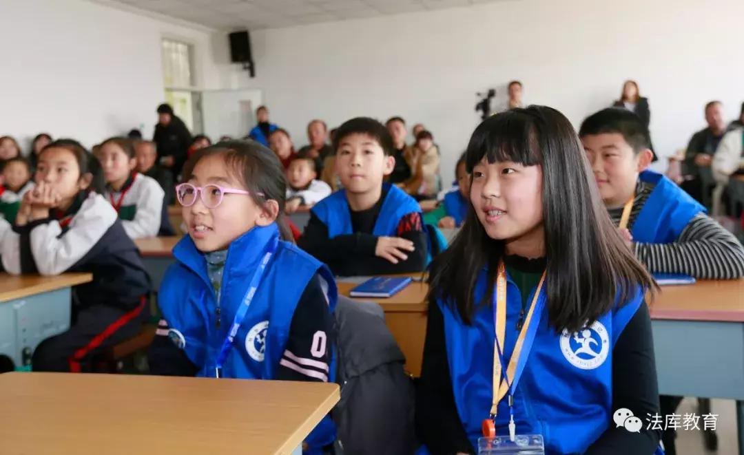“聪颖帮扶、护苗助学”新华小记者走进法库活动在冯贝堡小学举行