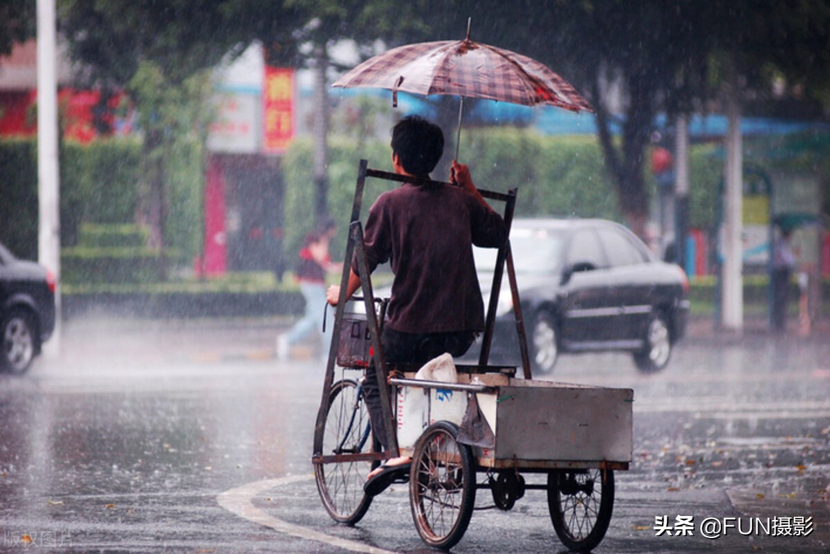 如何拍出好看的雨景照片,怎么拍下雨的雨景照片好看