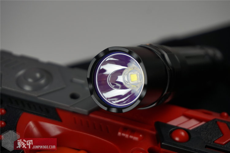 fenix菲尼克斯pd36rv2.0,fenix手电pd40r与pd36r哪个好