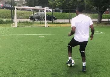 十大足球技巧过人动作,30秒掌握10种足球基本功