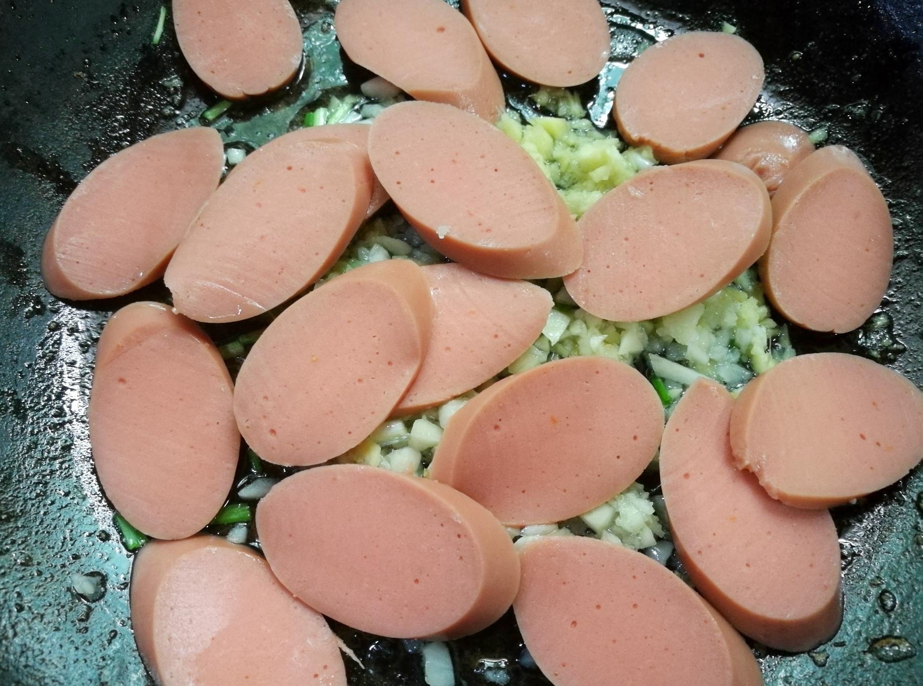 燕窝美白抗衰老滋补养生美容佳品,养生美颜冰糖燕窝怎么做