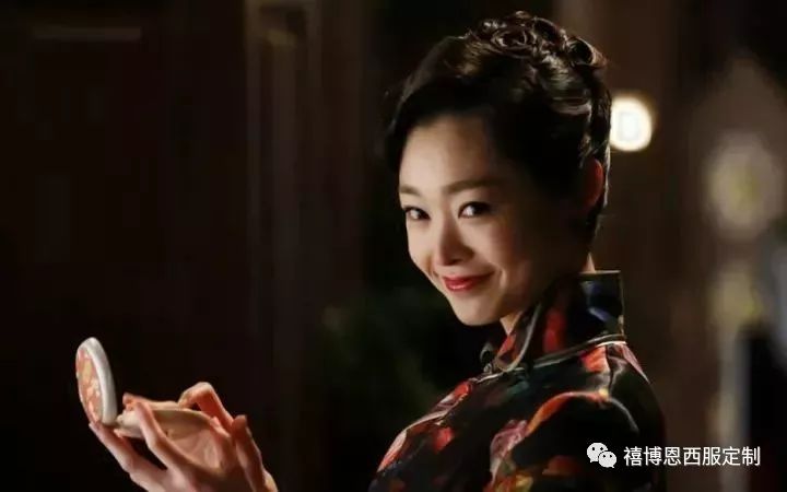 中国女孩儿穿旗袍妙不可言,旗袍所拥有的东方韵味