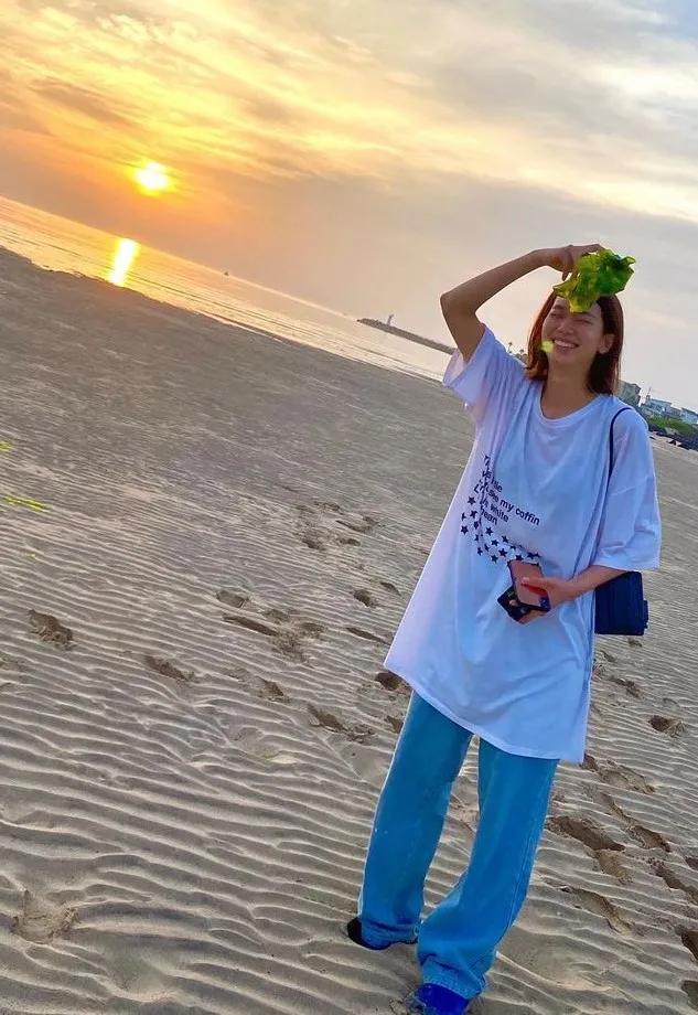 这个被嘲矮的超模火了！一脸硬伤，为啥还被Dior、Prada抢着宠？